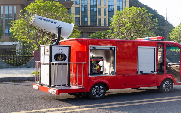 2座除塵車，道路降塵霧炮車